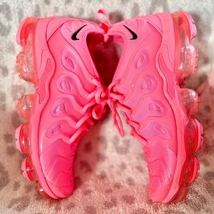 Neon Pink Nike Air Vapormax Plus